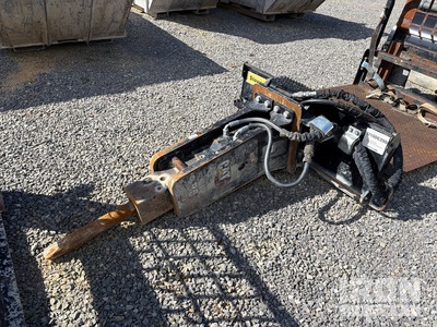 2021 Cat B6 Skid Steer Breaker