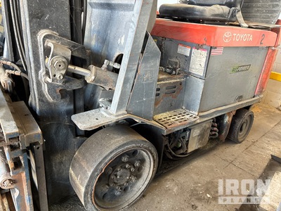 Toyota 7FBCU30 4850 lb Elektrogabelstapler