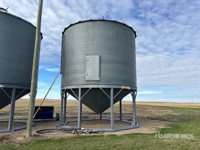 Westeel +/- 4000 bu 7 Ring Hopper Grain Bin