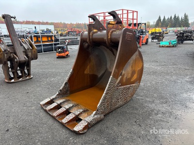 Cat 46 in Q/C Cleanup Excavator Bucket