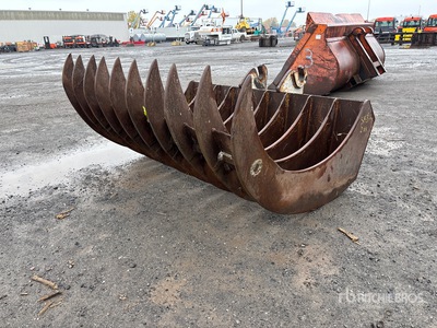 90 in Q/C Excavator Rake