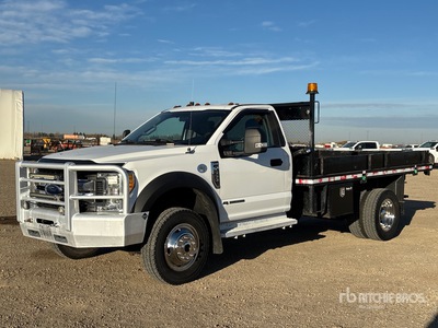 2017 Ford F-550 XLT 4x4 Ciężarówka z płaską platformą