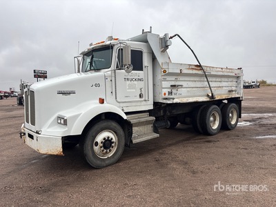 1995 Kenworth T450B 3-Achs Kipper-Lkw
