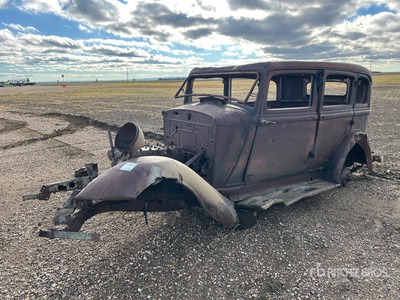 Antique Car Antiquités (Inoperable)