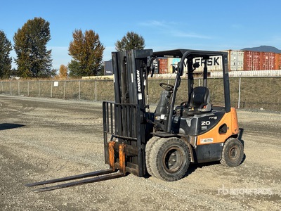 Doosan D20S-5 3600 lb Pneumatic Tire Forklift