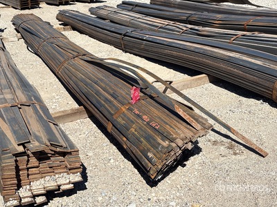 Quantity of (2) Bundles of Flat Bars (1) 1 1/2 in x 3/8 in x 20 ft (1) 1 in x 1/8 in x 20 ft その他 - 店舗 & 倉庫