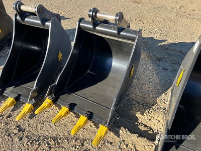 Trojan 35CL 24 in Digging Excavator Bucket - Fits 45mm Cat 303, 303.5, 304, Case, New Holland, Kobelco SK35, Deere/Hitachi 35D/G (Unused)