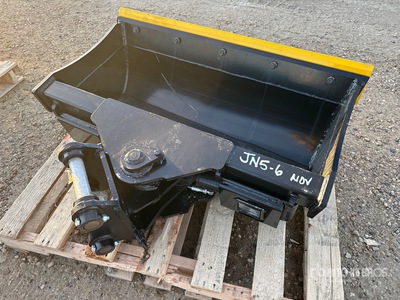 Trojan 35CL 42 in Tilting Excavator Bucket - Fits 40mm Cat 303, 303.5, 304, Case, New Holland, Kobelco SK35, Deere/Hitachi 35D/G (Unused)
