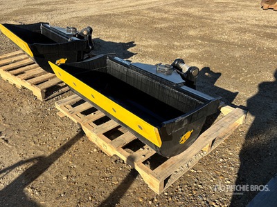 Trojan 35CL 42 in Tilting Excavator Bucket - Fits 40mm Cat 303, 303.5, 304, Case, New Holland, Kobelco SK35, Deere/Hitachi 35D/G (Unused)