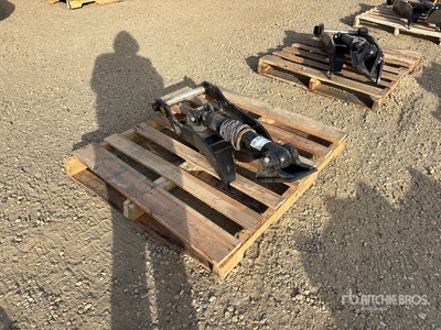 Trojan 3.5T-40 30 in Hydraulic Excavator Thumb - Fits Cat 303, 303.5, 304, Case, New Holland, Kobelco SK35, Deere/Hitachi 35D/G (Unused)