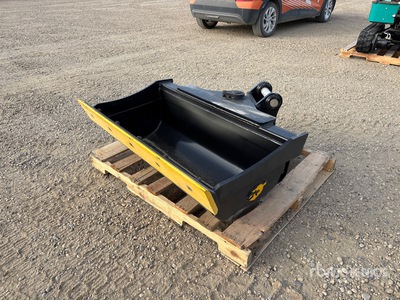 Trojan 50CL 42 in Tilting Excavator Bucket - Fits 45mm Cat 305, 305.5 Komatsu PC45/50/55, Hyundai R55, Hitachi/Deere 50D/G, Case, New Holland, Kobelco SK50, Bobcat E50/341/337 (Unused)