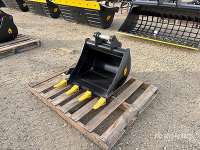 Trojan 80CL 24 in Digging Excavator Bucket - Fits 40mm Cat 307/308, Komatsu PC78/88, Deere/Hitachi 75/85, Case, New Holland, Kobelco SK80, Bobcat E80 (Unused)