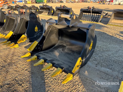 Trojan 120CL 48 in Digging Excavator Bucket - Fits 65mm Cat 311/312/313/314 Kobelco 140, Deere/Hitachi ZX120/135, Case 130/135, Doosan DX140 (Unused)