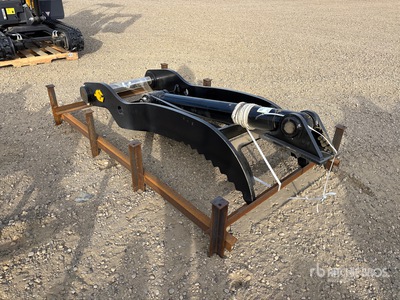 Trojan 20T-80 70 in Excavator Thumb - Fits Cat 320/321/323, Hyundai R210, Komatsu PC200/220, Deere 160/200/225, Kobelco SK210, Case 210/225, Doosan DX225 (Unused)