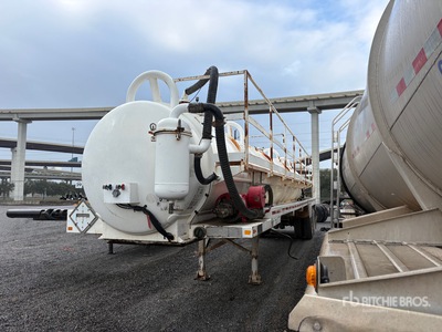 2013 Global Vacuum Systems 130 bbl T/A Vacuum Tanker Trailer