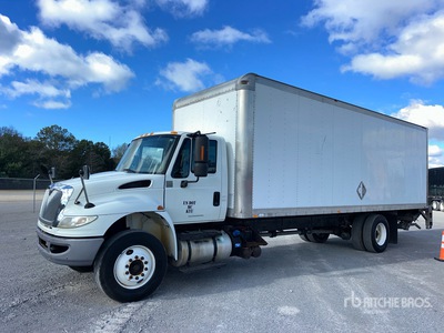 2015 International 4300 4x2 Moving Van Truck