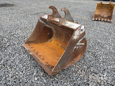 53 in Q/C Cleanup Excavator Bucket