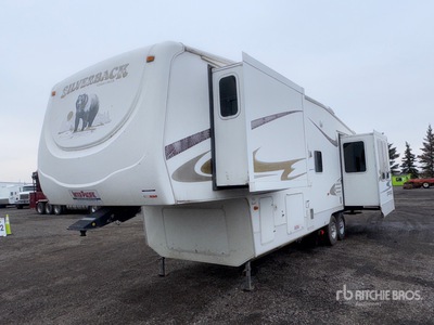 2008 Forest River Cedar Creek 30 ft T/A Travel Trailer