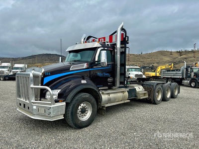 2023 Kenworth T880 8x6 Heavy Haul Tri/A Day Cab Truck Tractor