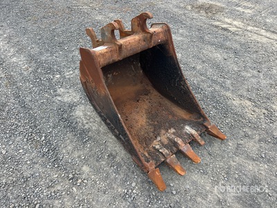24 in Digging Excavator Bucket - Fits Hitachi 60USB