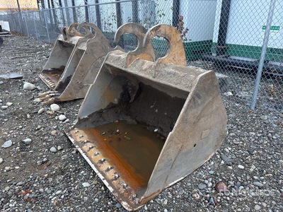 62 in Q/C Cleanup Excavator Bucket - Fits Cat 320