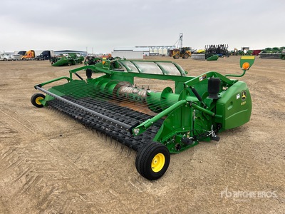 2015 John Deere 615P 15 ft Draper Combine Pickup Header