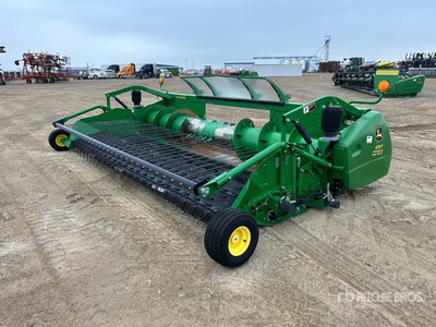 2017 John Deere 615P 15 ft Draper Combine Pickup Header