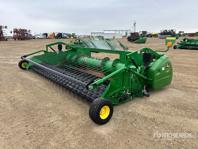 2015 John Deere 615P 15 ft Draper Combine Pickup Header