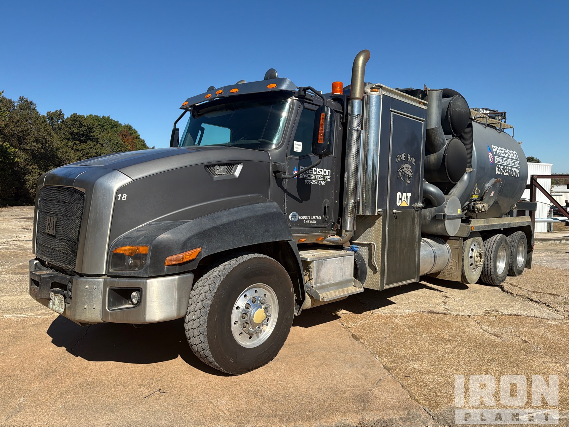 2015 Premier CV-100T on 2015 Cat CT660 8x4 شاحنة شفط و حفر
