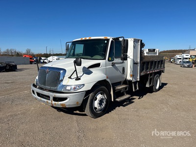 2013 International 4300M7 SBA 4x2 ダンプトラック（S/A）