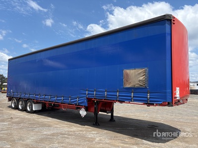 2015 MaxiTrans 13.4 m Tri/A Step Deck Curtain Side Trailer