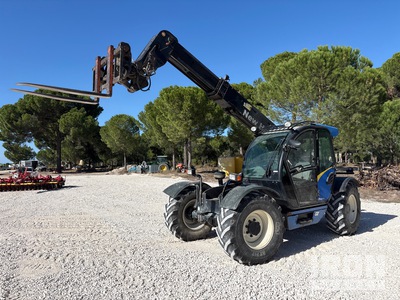 2011 New Holland LM 5060 Telehandler