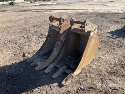 Quantity of (2) Digging Excavator Bucket