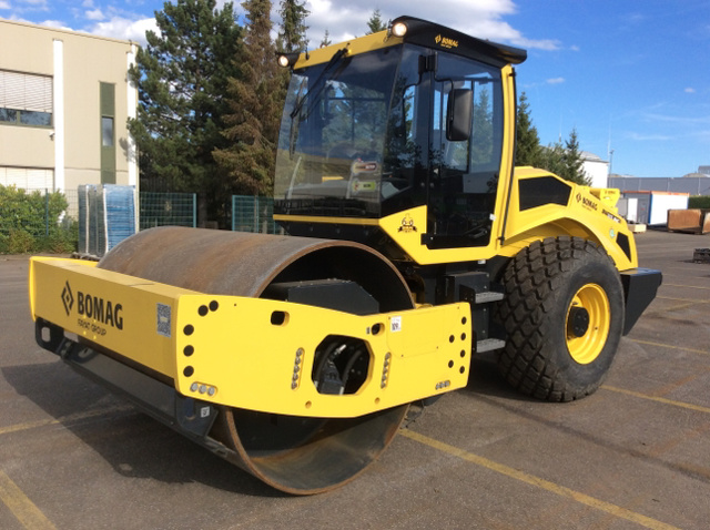 2017 Bomag BW213BVC-5 Vibratory Single Drum Compactor - Ex Demo 2017 Bomag BW213BVC-5 Vibratory Single Drum Compactor - Ex Demo