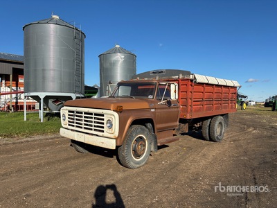 1975 Ford F500 . Graan vrachtwagen