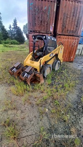 Cat 246C を見 Skid-Steer Loader (Inoperable)