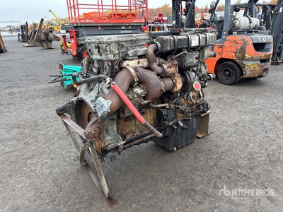 Detroit DD15 560 hp Engine