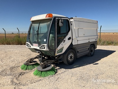 2006 Johnston CNX400 Sweeper Truck