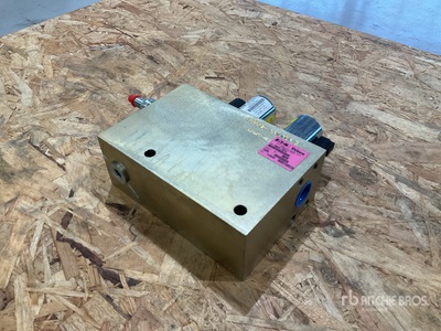Quantity of (2) Trimble Hydraulic Counterbalance Valve GPS 機器 その他 (Unused)