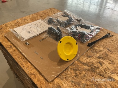 Quantity of (2) Trimble Skid Steer Attachment Display Mount GPS 機器 その他 (Unused)