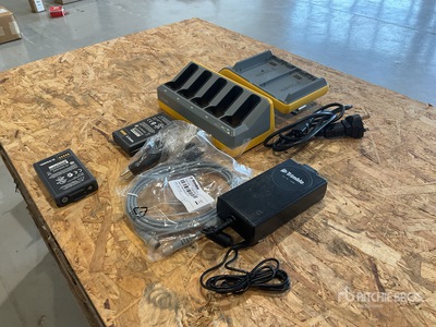 Quantity of (1) Trimble - TSC3 Robotic Accessory Kit 360 Degree Prism & Target GPS 機器 その他 (Unused)