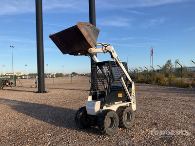TCM 343 を見 Skid-Steer Loader