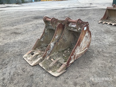Quantity of (2) Strickland 600 mm Digging Excavator Bucket