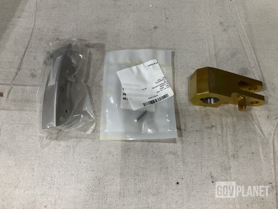 (1) Latch Assembly, (5) Rigid Connecting Links & Assorted Items