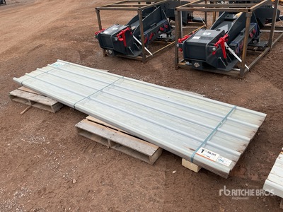 Quantity of (30) Clear Corrugated Polycarbonate Roof Panel 35 In x 12 ft その他 - 店舗 & 倉庫 (Unused)