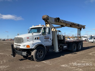 National 900A 52000 lb Straight Boom on 2003 Sterling LT9500 6x4 Ciężarówka z wysięgnikiem