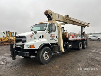 National 900A 52000 lb Straight Boom on 2004 Sterling LT9500 6x4 Ciężarówka z wysięgnikiem