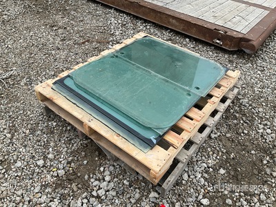 Quantity of Excavator Windshield and Door Glass Panels