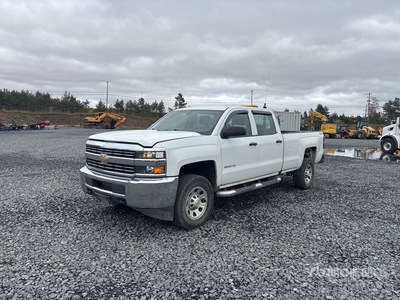 2018 Chevrolet Silverado 2500 HD HD 4x4 Crew Cab Pickup