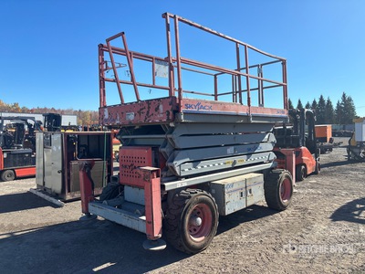 2005 Skyjack SJ7135 4x4 Dual Fuel Scissor Lift
